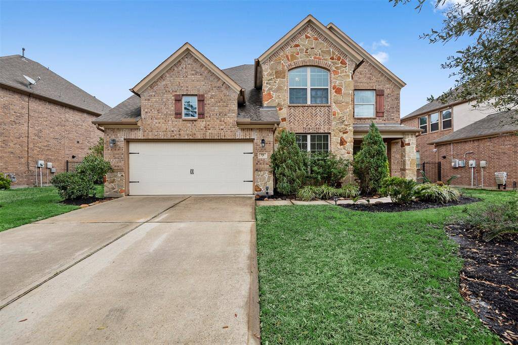 Elegant home in Creekside The Woodlands!