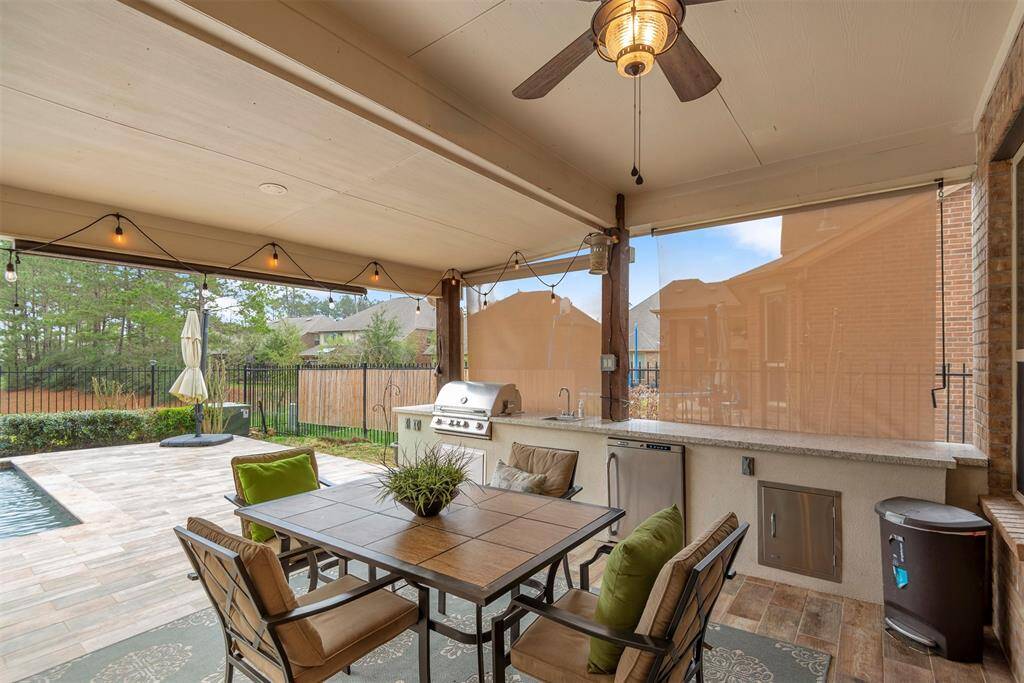 Outdoor kitchen!