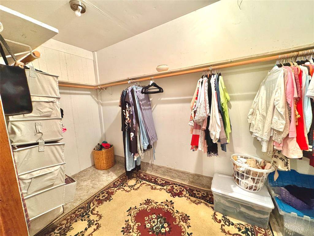 Walk in Closet in "Flex room"