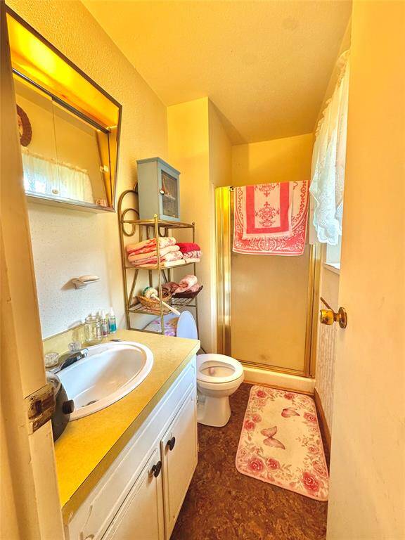 2nd Bathroom located in Bedroom 2