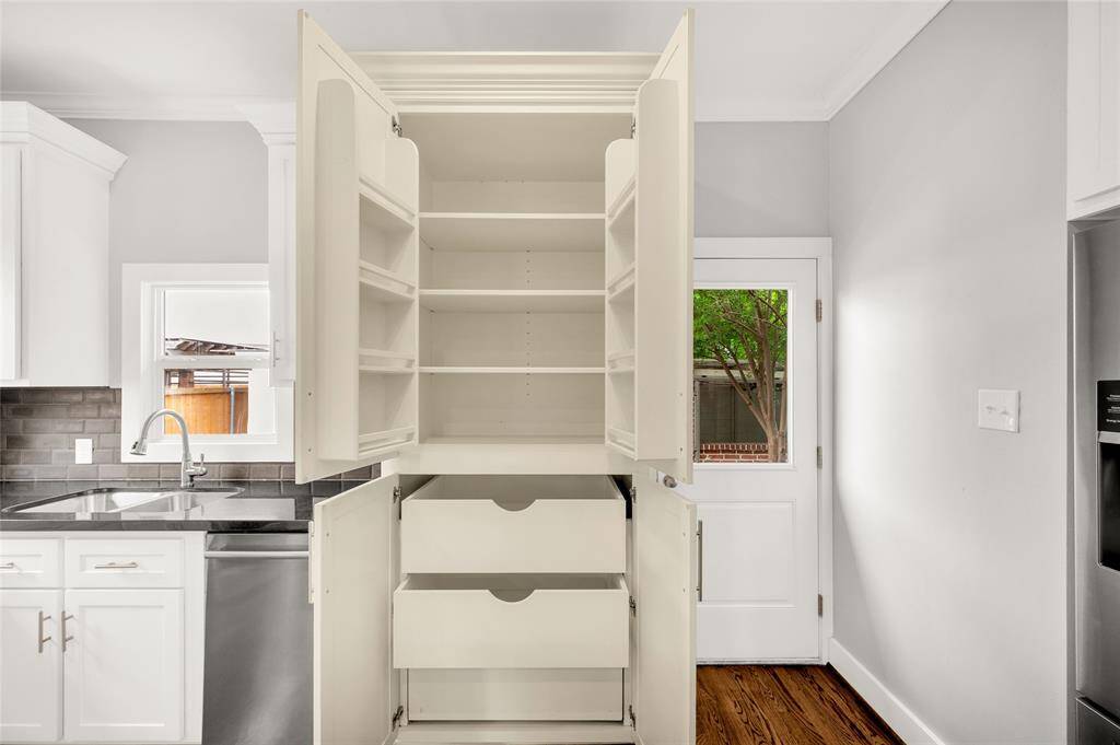 Surprise! An amazing pantry that opens to you instead of you walking in.
