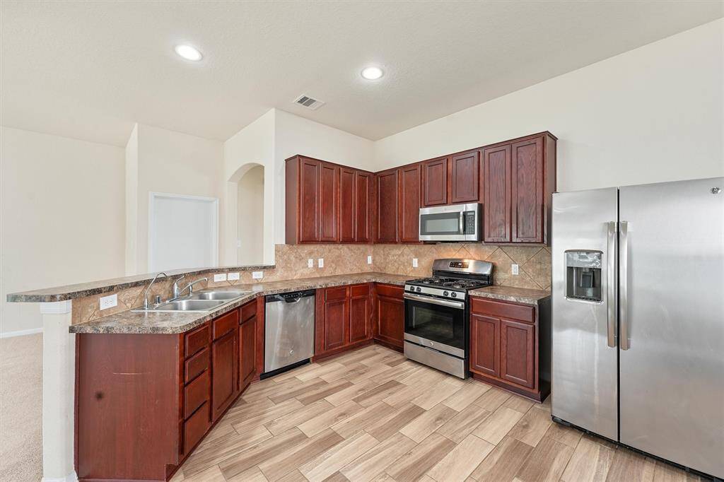 Stainless appliances and reverse osmosis drinking system