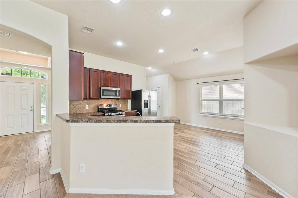Open plan kitchen to living and breakfast room