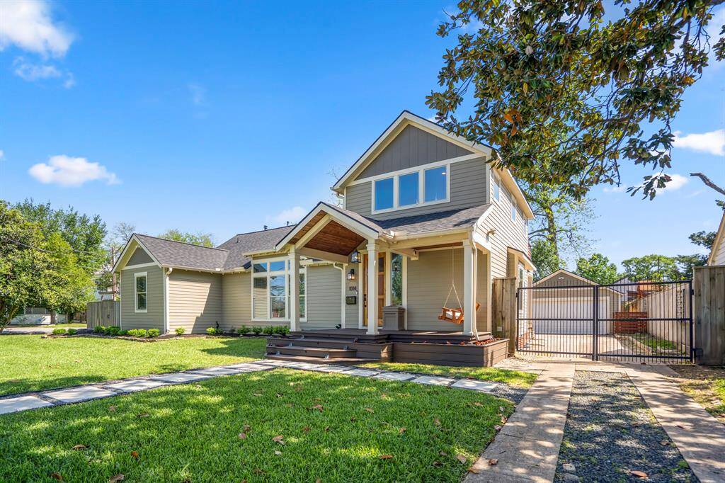 Oversized driveway with ample parking—ideal for entertaining and everyday ease.