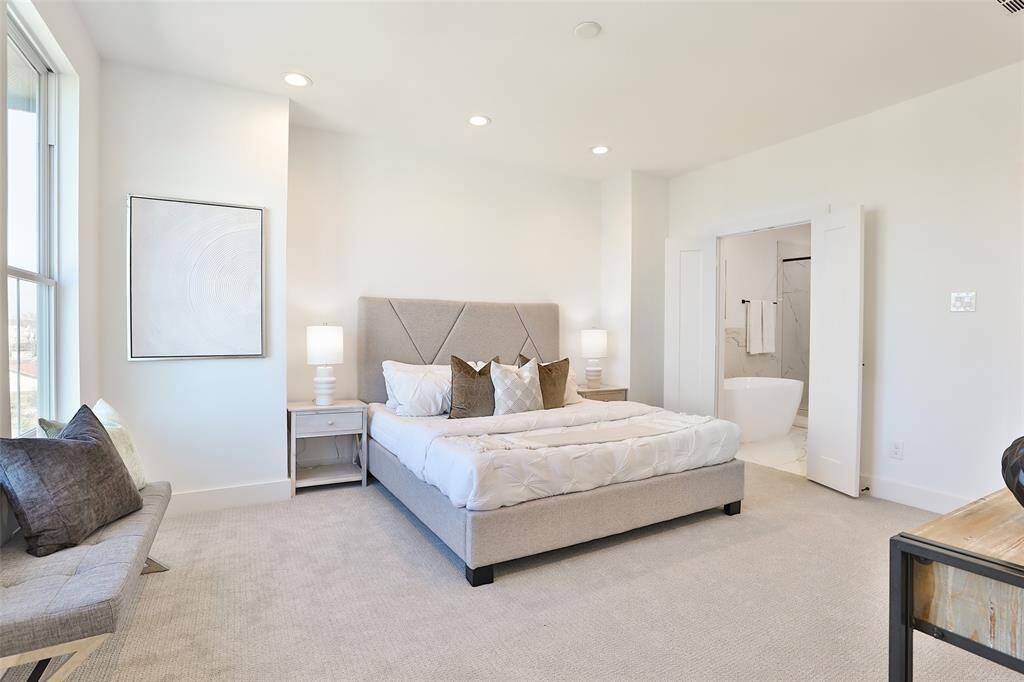A glimpse of the ensuite.