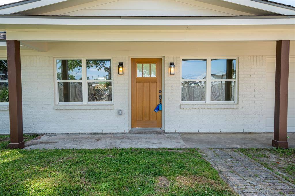 Spacious Front Porch, perfect for rockers