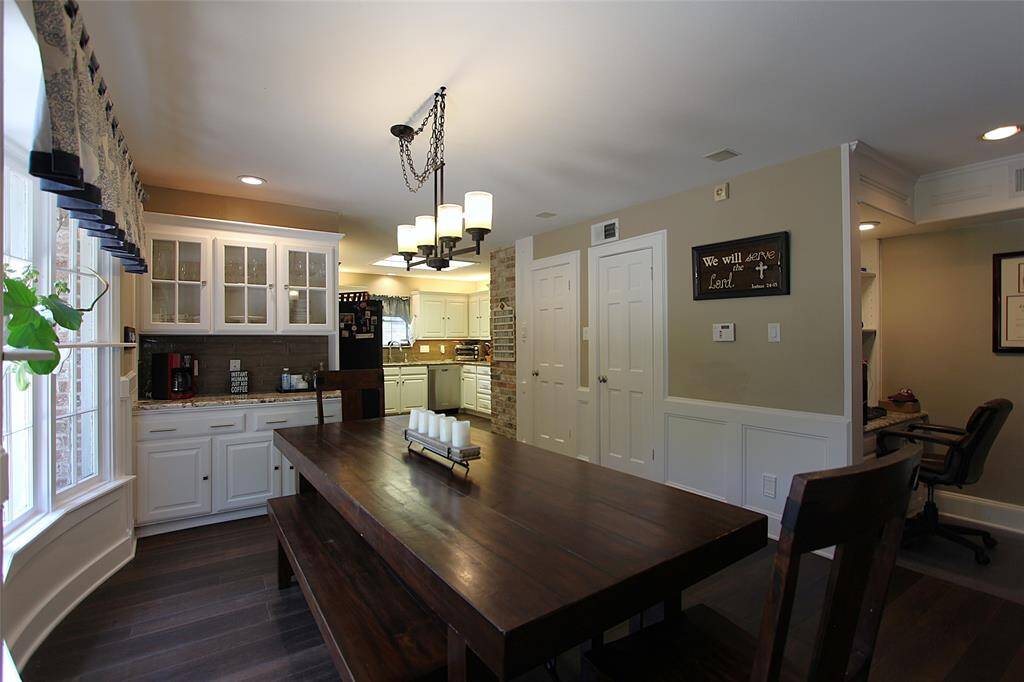 Large breakfast area has a built in coffee bar