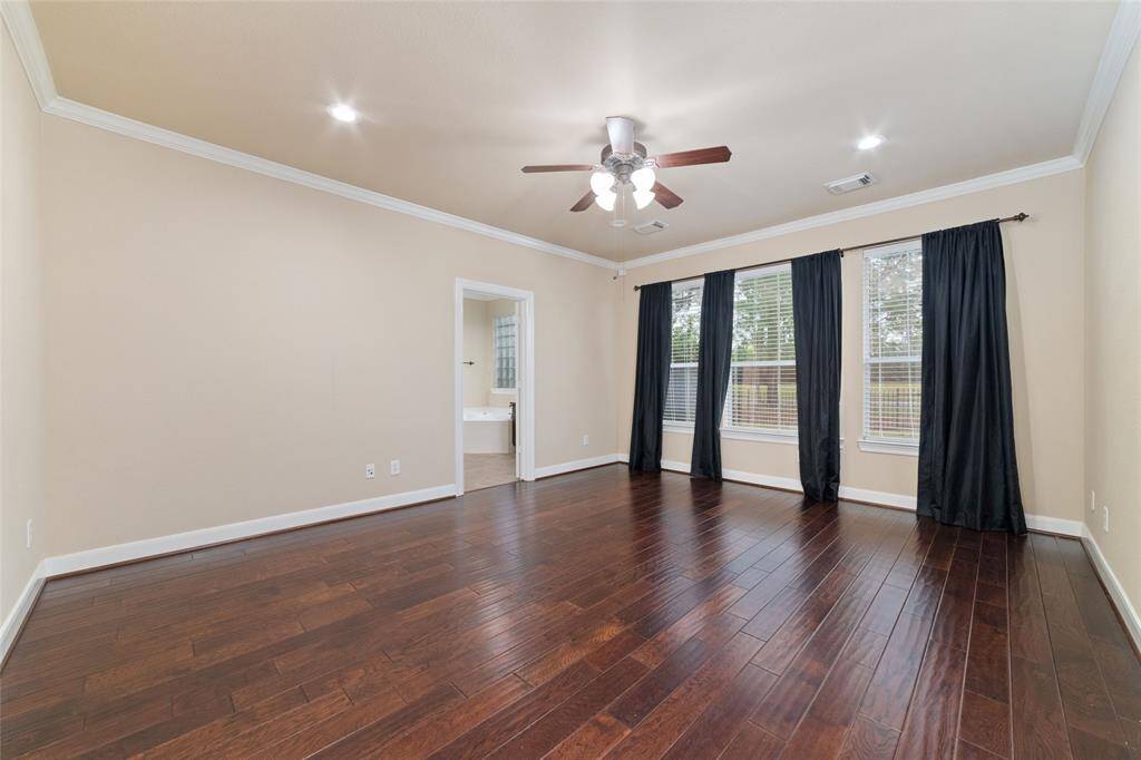 Primary Bedroom (1st Floor)