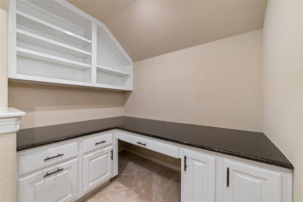 Office/ Study space (2nd Floor)