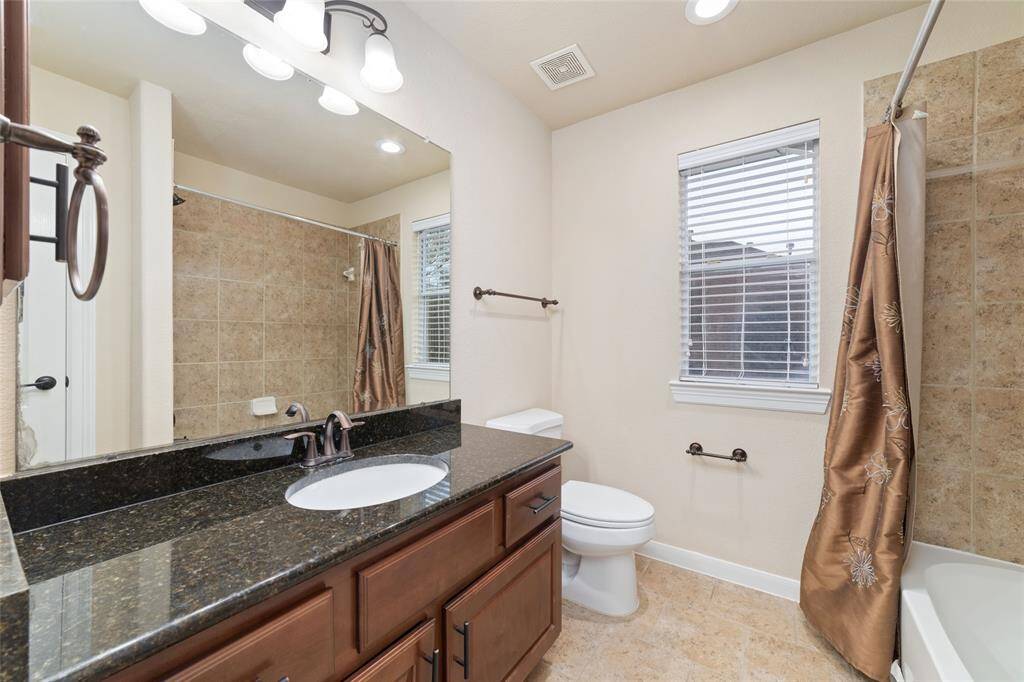 Bathroom #4 (2nd Floor)