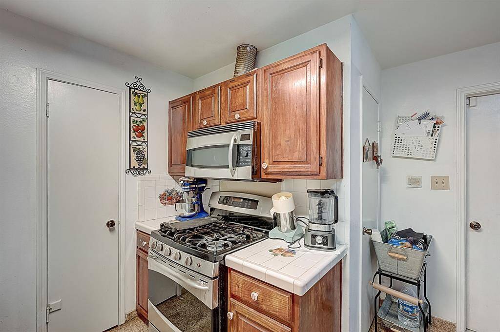Gas connection to cook
