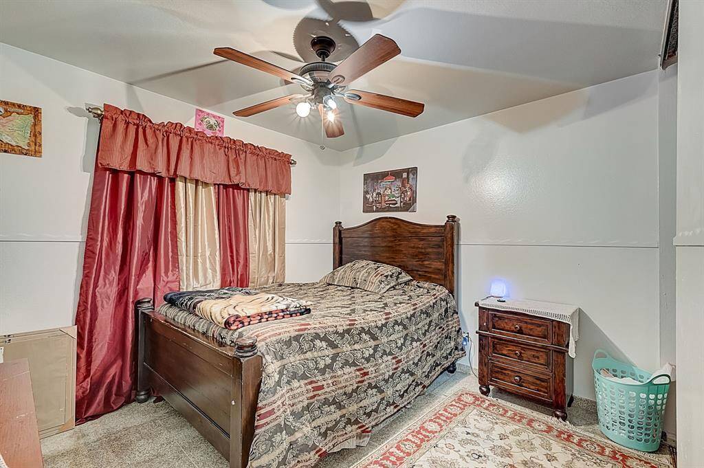 Third bedroom with closet