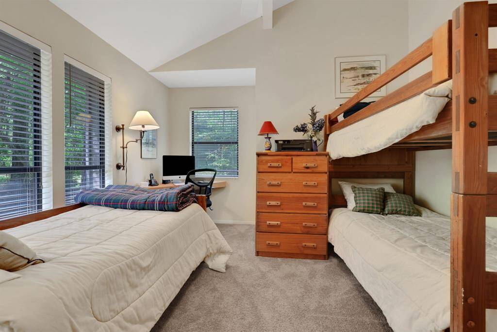 Guest bedroom 2