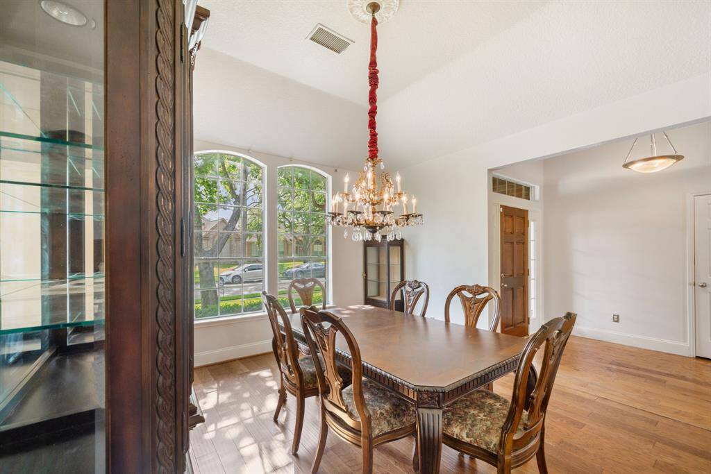 Formal Dining - Beautiful Natural Light!