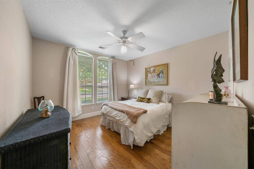 Guest Room 1 - Walk in Closet