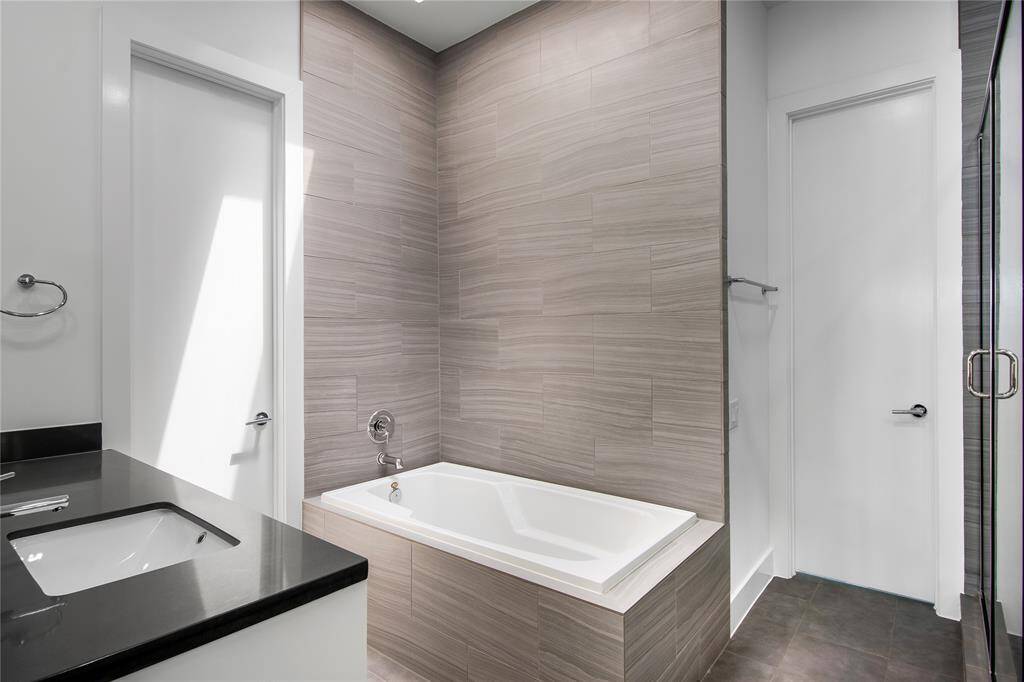 3rd Floor Primary Bathroom