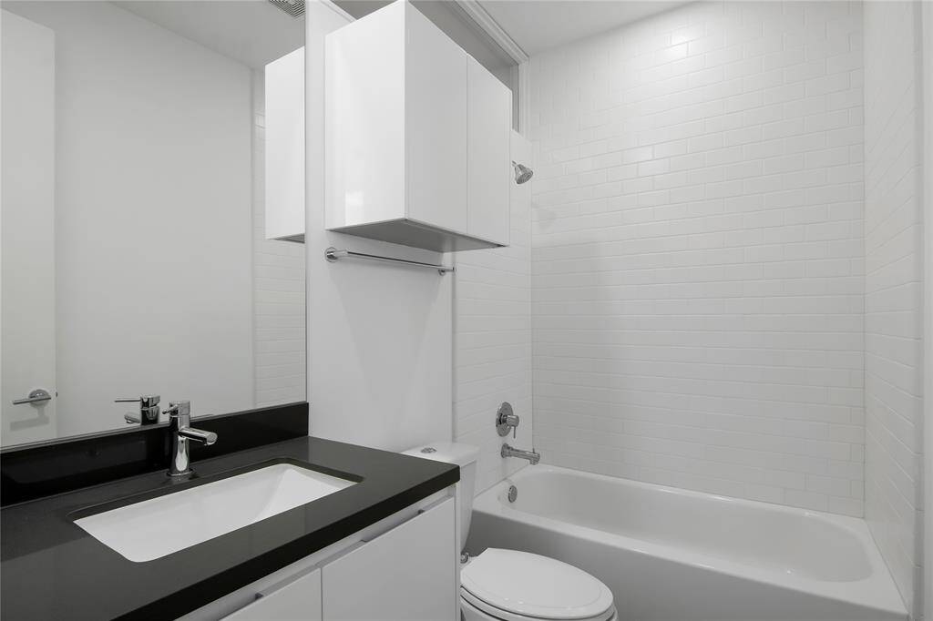 1st Floor Guest Suite Bathroom