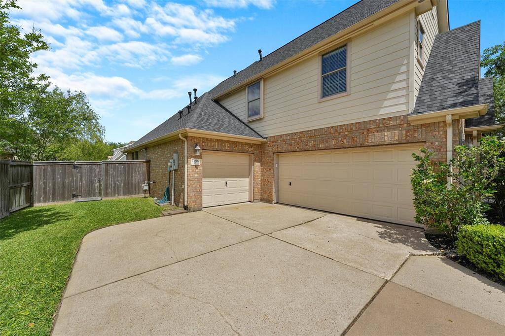Maybe you have a fun third car or maybe you are dreaming of one. This 3 car garage is ready for either. The spacious driveway offers ample parking as well..