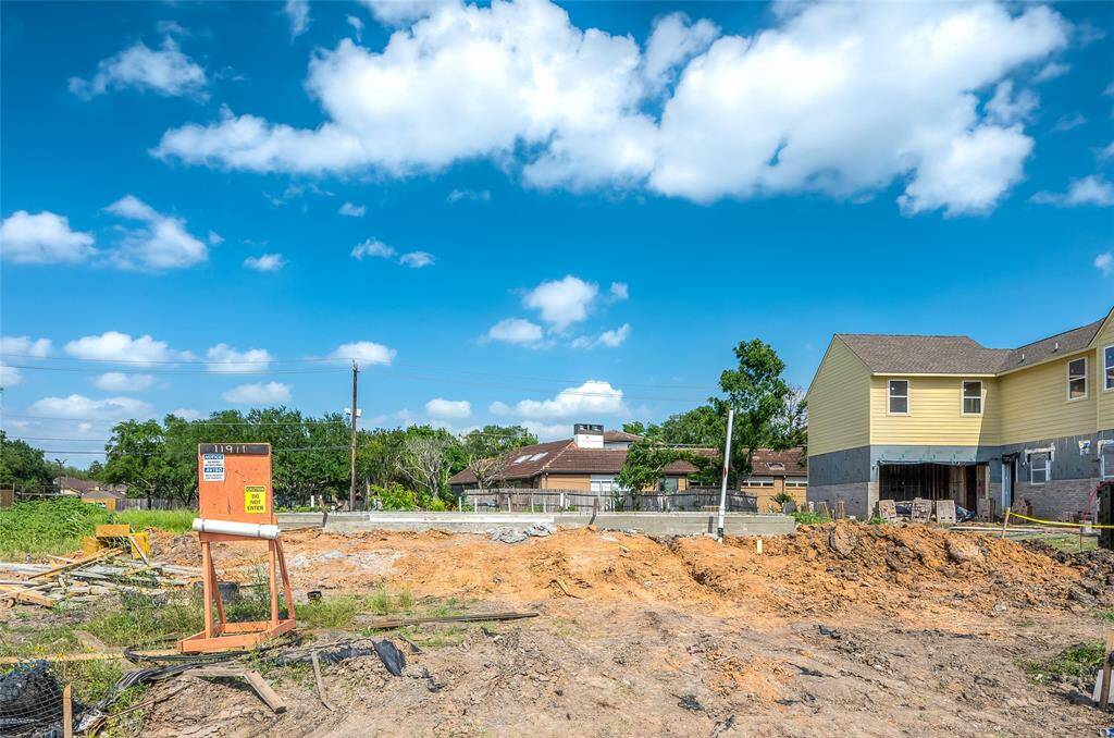 11911 Fairmeadow Property Photo