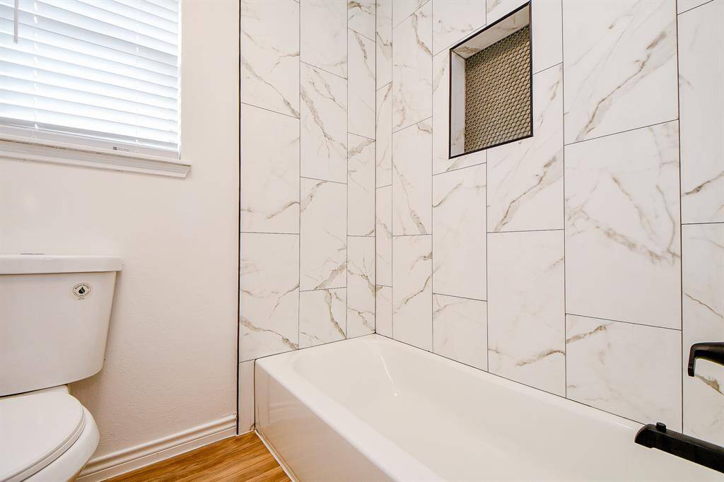 Second bathroom.
