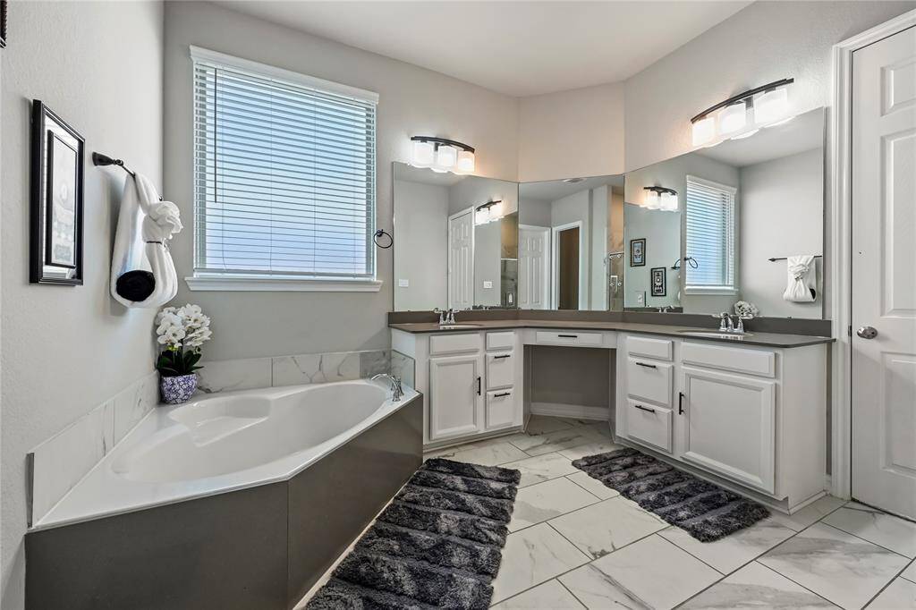 Bathroom suite
