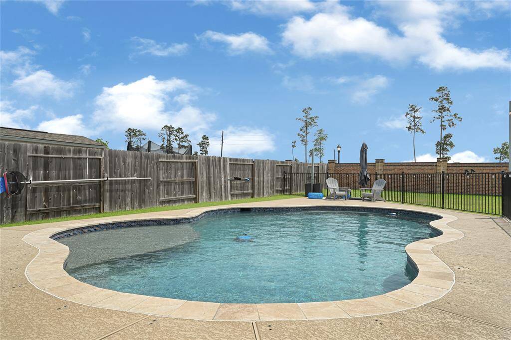 Gated private pool