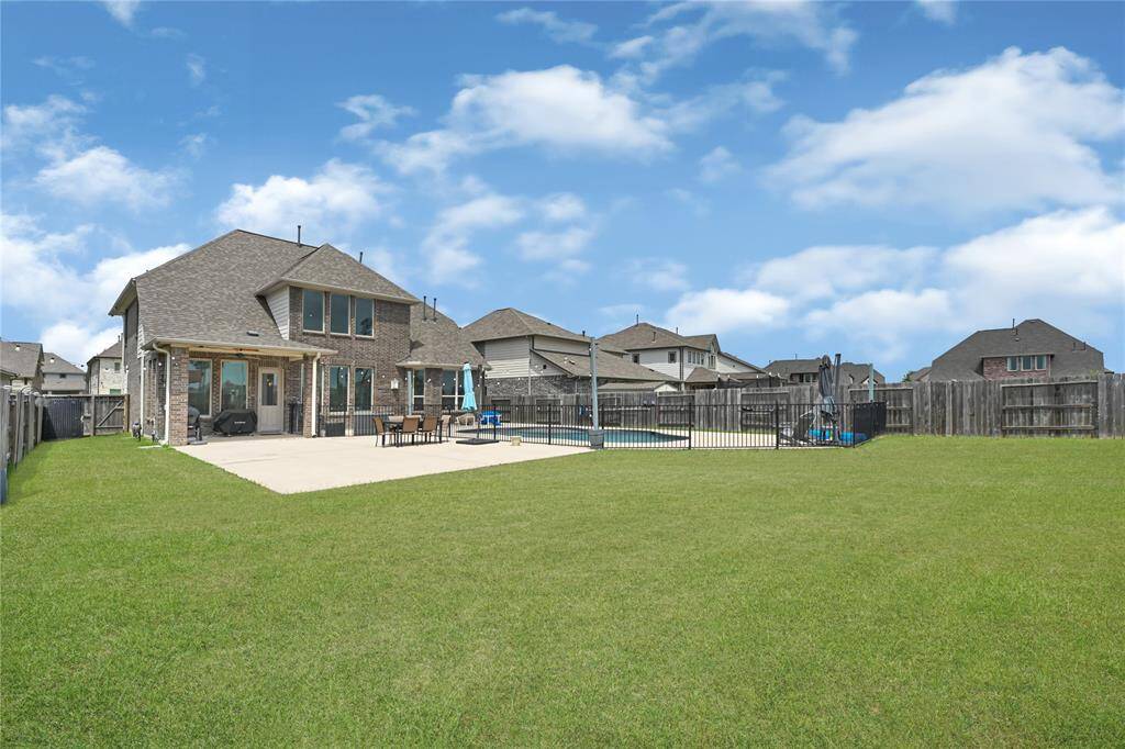 Expansive yard