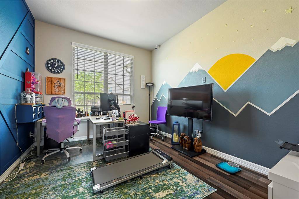 Office/flex room