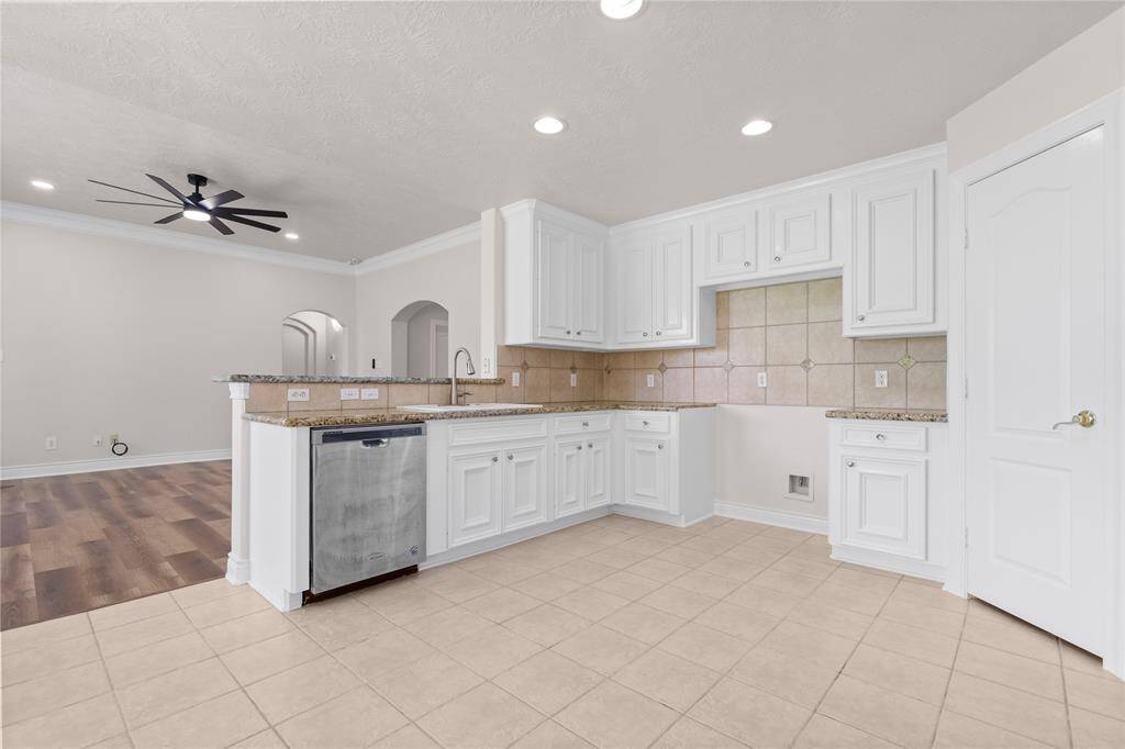 Kitchen with gorgeous granite countertops