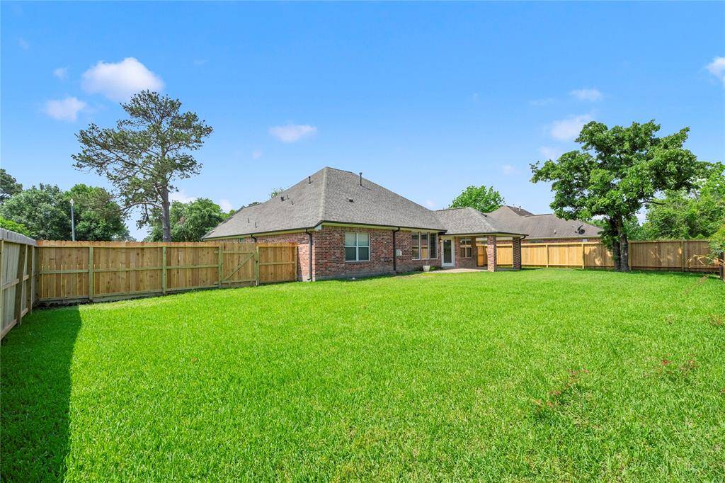 Spacious Backyard