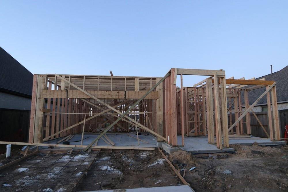 Let us show you how our advanced framing techniques have stood the test of time and allow more insulation for a quieter and more energy efficient home.