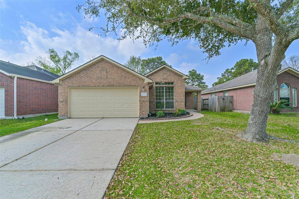 Well-maintained single story home located on a quiet cul-de-sac street in the heart of League City