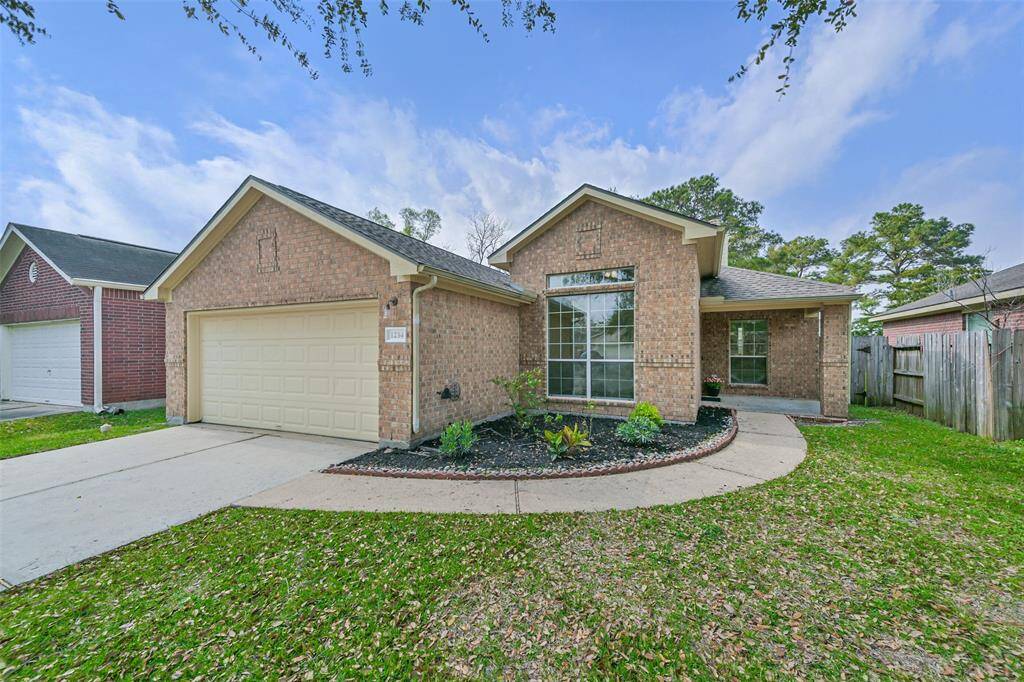Well-maintained single story home located on a quiet cul-de-sac street in the heart of League City