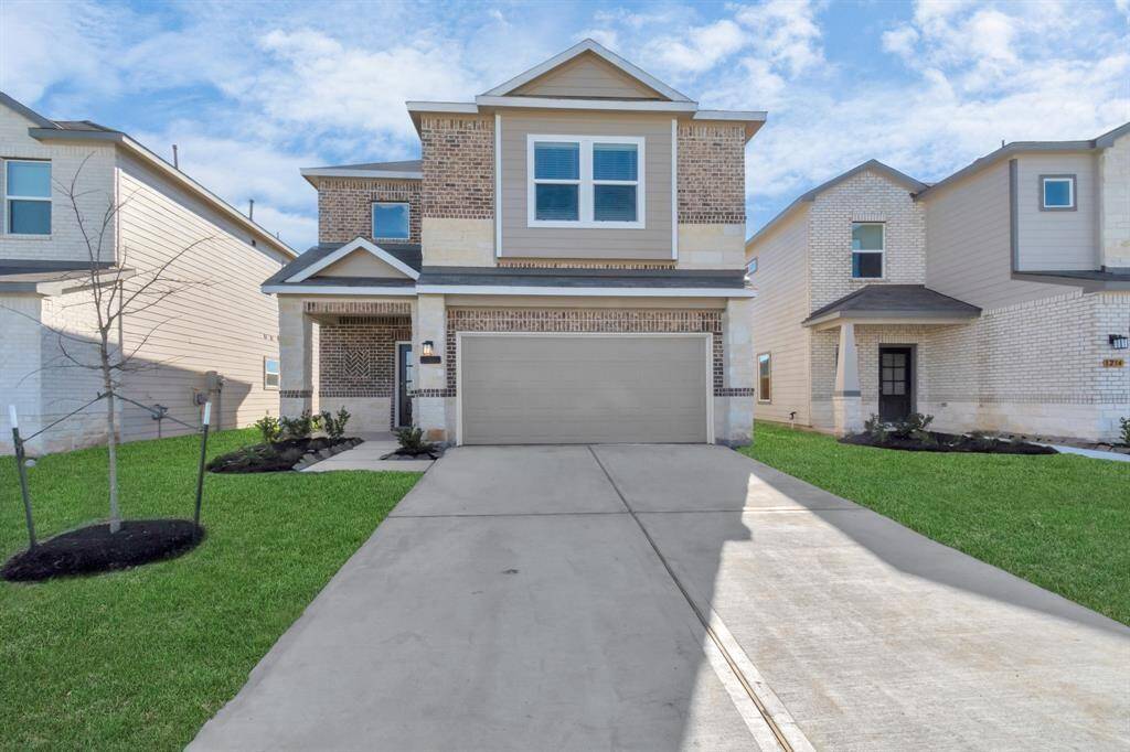 2.HOUSE FRONT PIC2