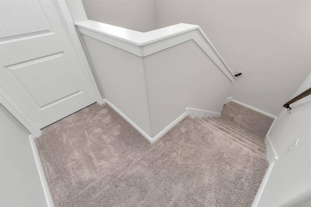 24. MASTER BEDROOM ENTRANCE & STAIRCASE
