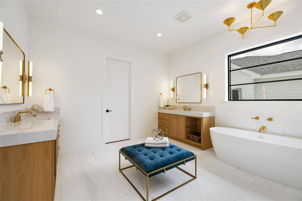 Elegant Primary Bathroom
