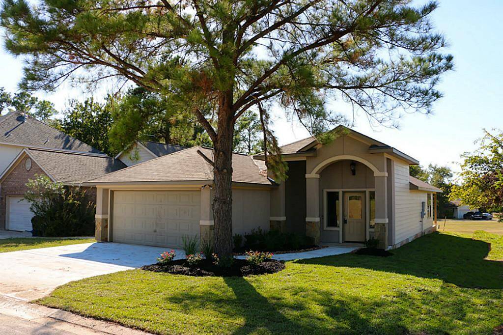 One story 2 bed, 2 bath, with a flex room.