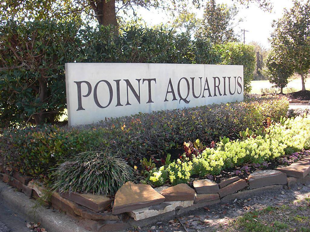 Gated Community on Lake Conroe.  Welcome Home Neighbor!