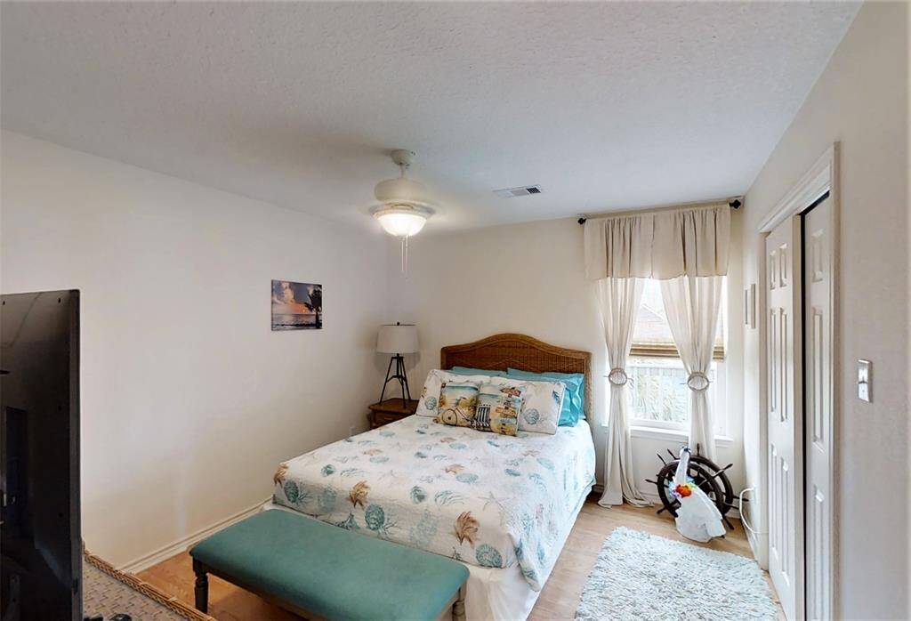 Gust room with Queen bed