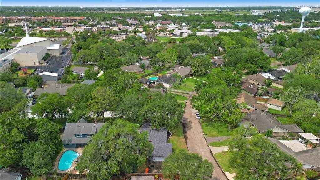Aerial view of the neighborhood.