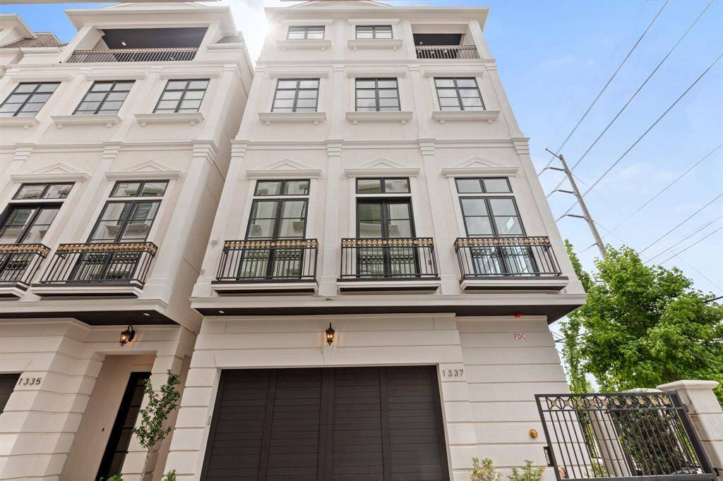 Nestled in a gated enclave in Montrose, this home offers privacy, security, and walkability—just minutes from some of Houston’s best dining, shopping, and cultural hotspots.