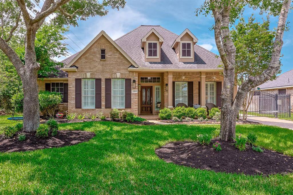Beautiful one story located on cue-de-sac and greenbelt! Perfect location!
