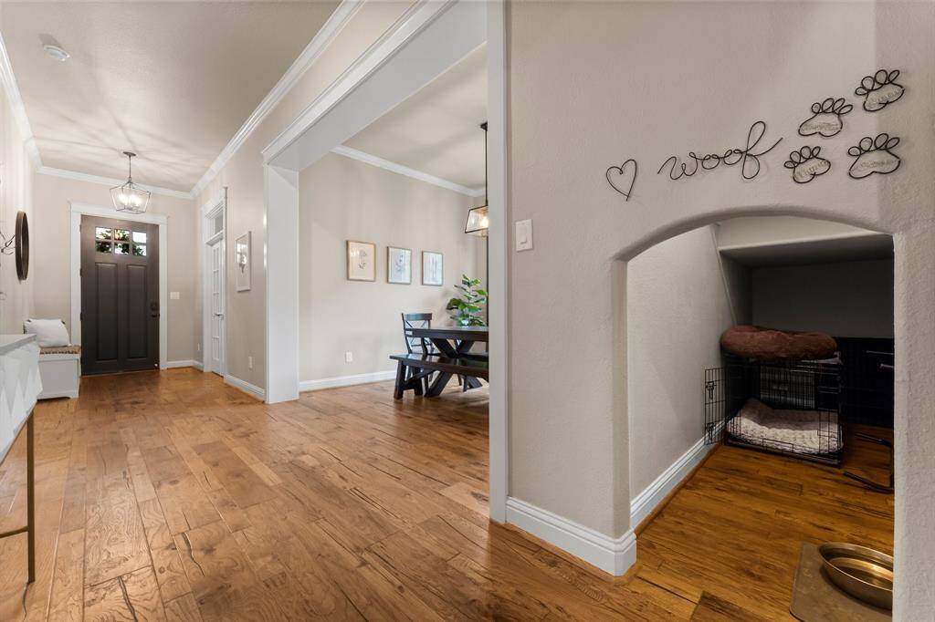 Pet Suite, located under the stairs.