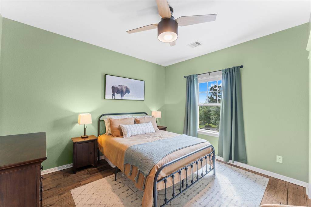 Secondary bedroom. 2nd floor.