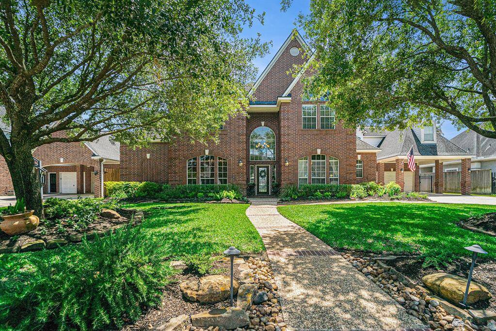 Welcome to your DREAM home at 13519 Pegasus Road in the desirable Lakewood Oaks Estates!