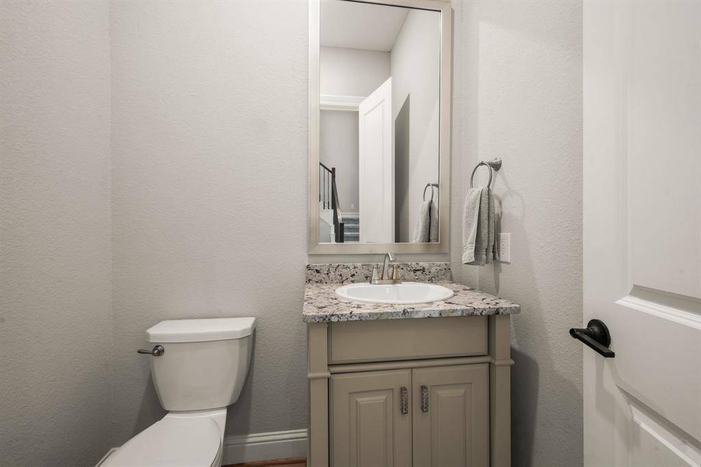 Half bathroom for your guest.