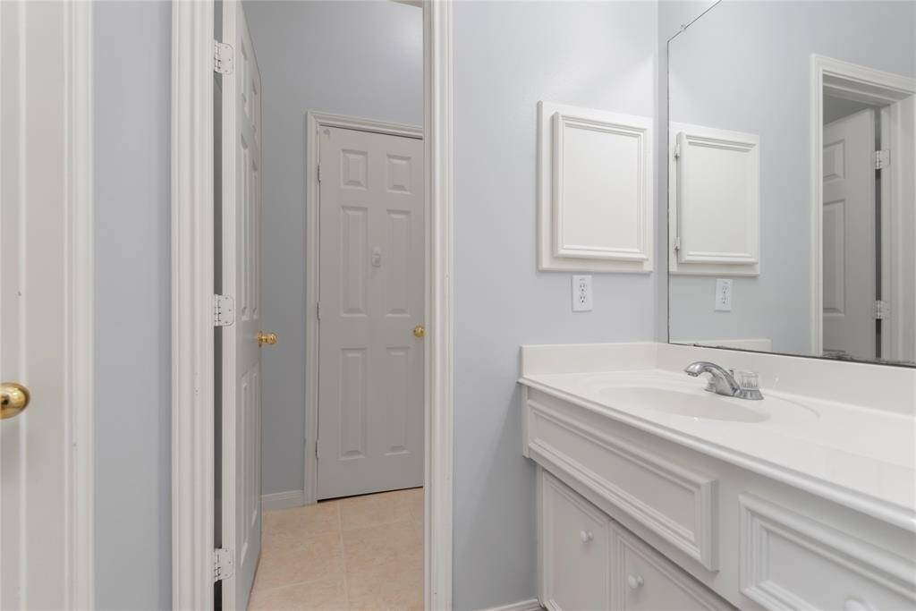 Jack & Jill Bathroom (sinks for each bedroom)