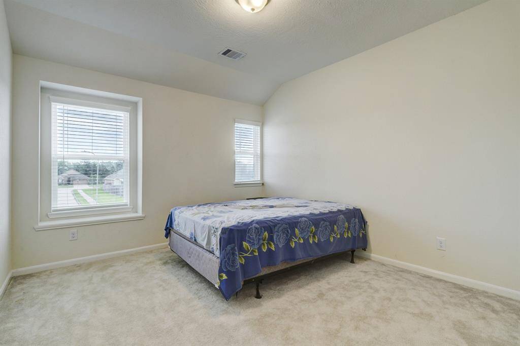 1 of the 2 guest bedrooms on 2nd floor