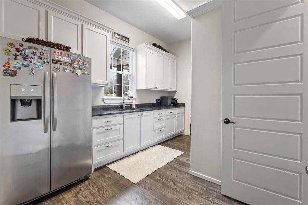 At the end of the hall is the laundry room.