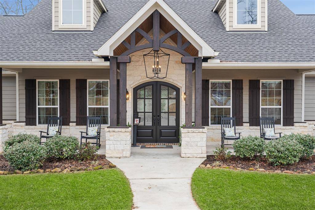 Extended front porch makes a grand greeting!